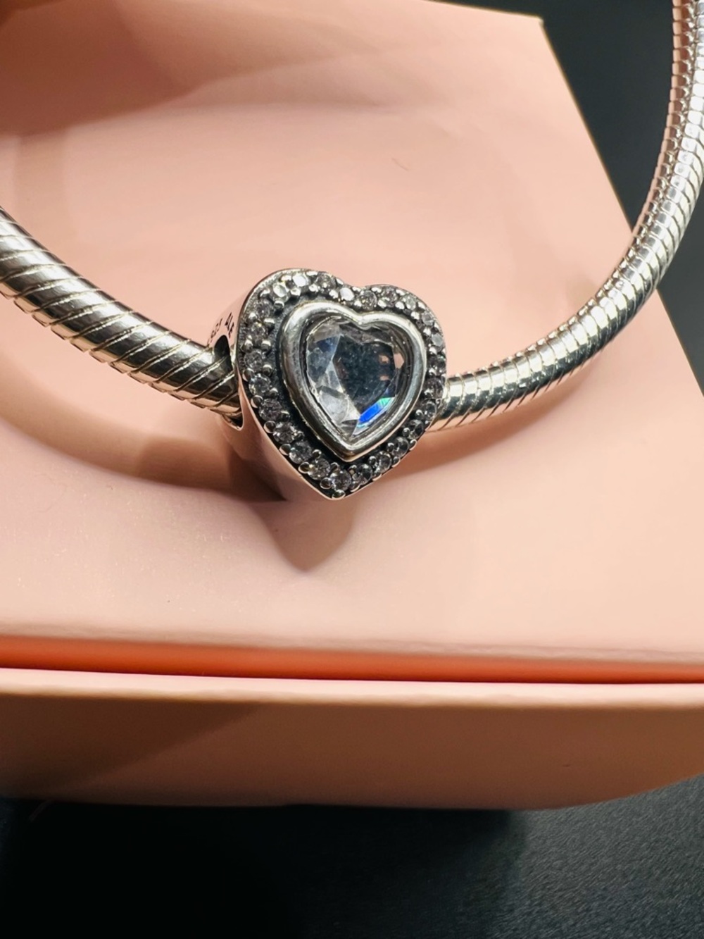 Pandora Sparkling Love Charm - Picture 3 of 9